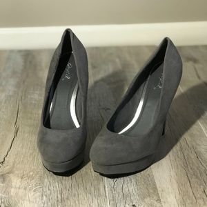 Gray Heels